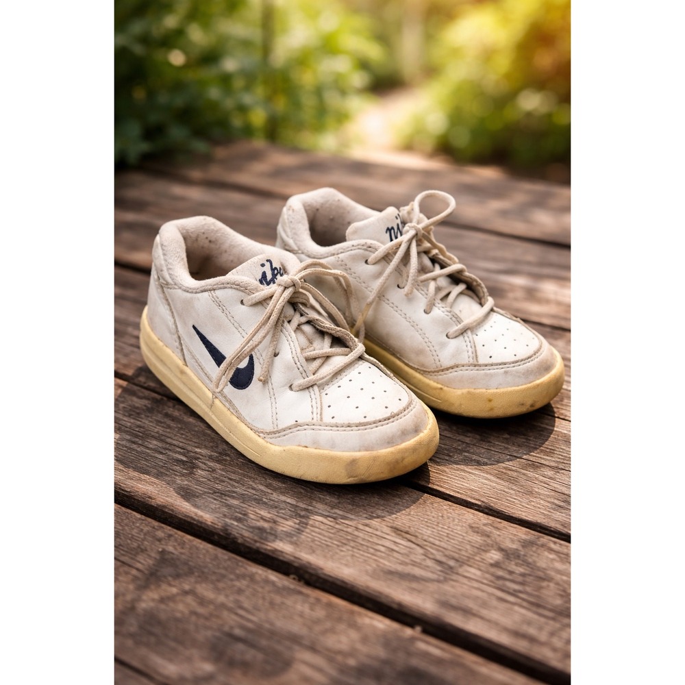 Nike size 9c Toddler Running Shoe Lace-Up White W/Navy Swoosh Wear